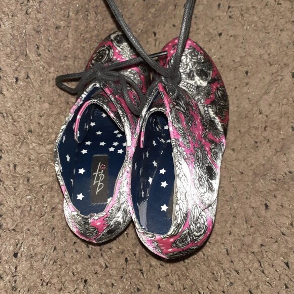 IRON FIST-Bright Light-Pink Satin Black Skull-Wedge Booties-Sz 6.5-Excellent - Picture 6 of 7